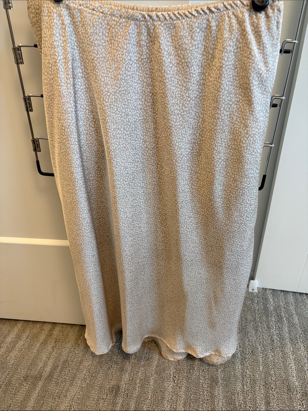Neutral Speckle Midi Skirt - Lightweight Beige Midi